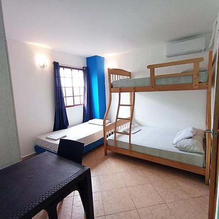Hostal Yaku Montañita エクステリア 写真